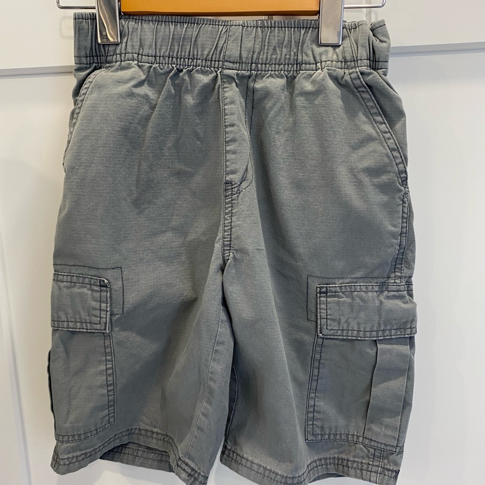 Boy’s summer short pant 2 pieces 10$from children’s place in size 10 Ajustable